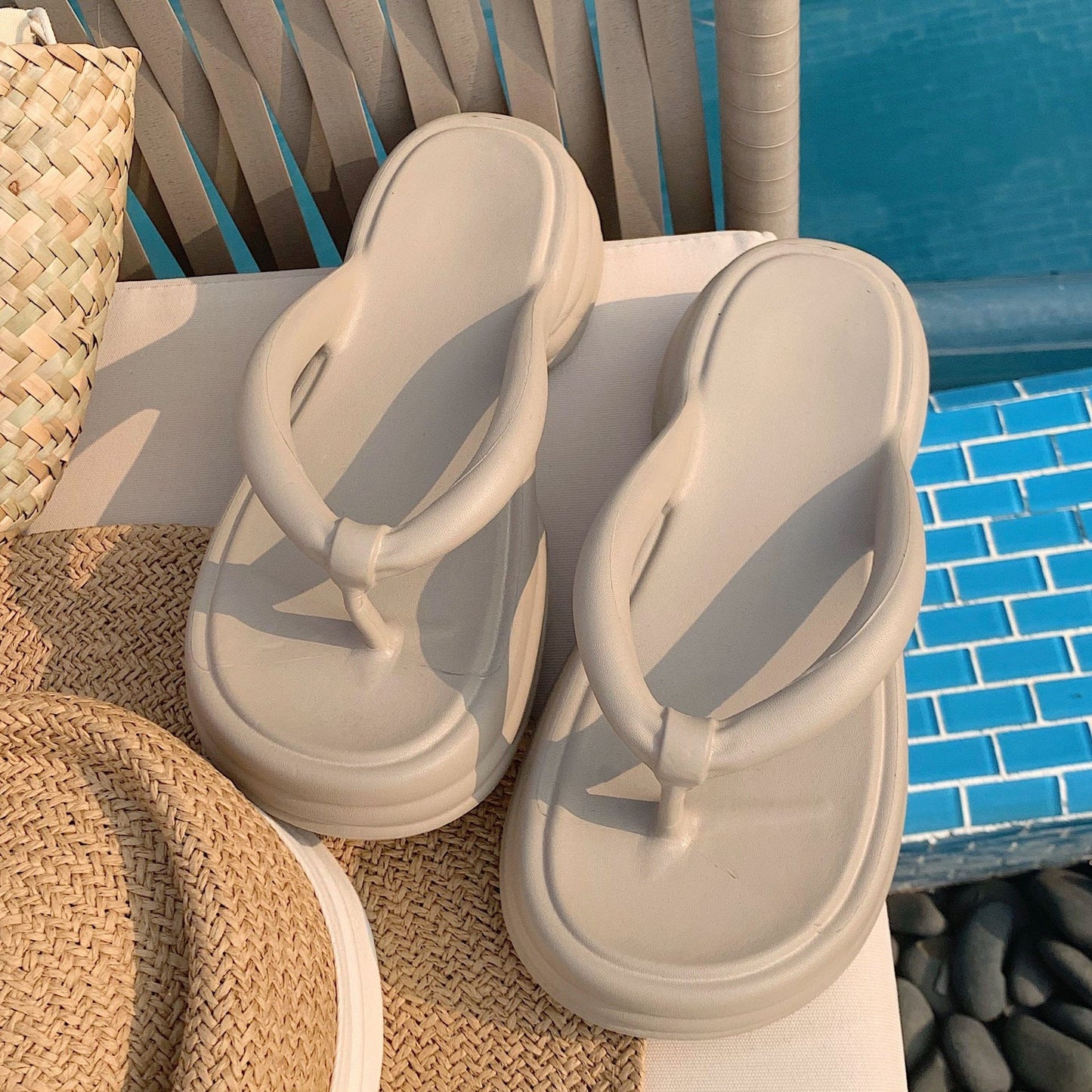 Kiss+United Summer New Simple Comfortable Platform Flip-flops