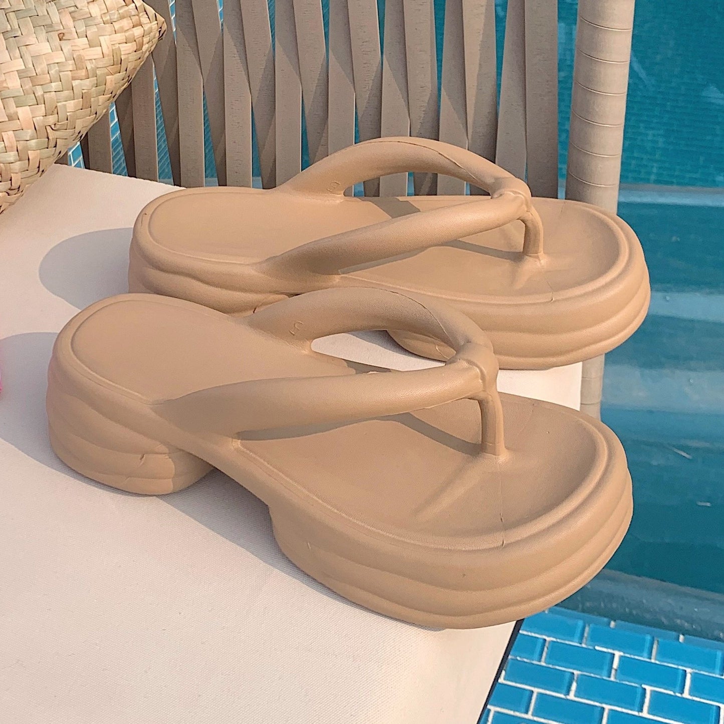 Kiss+United Summer New Simple Comfortable Platform Flip-flops