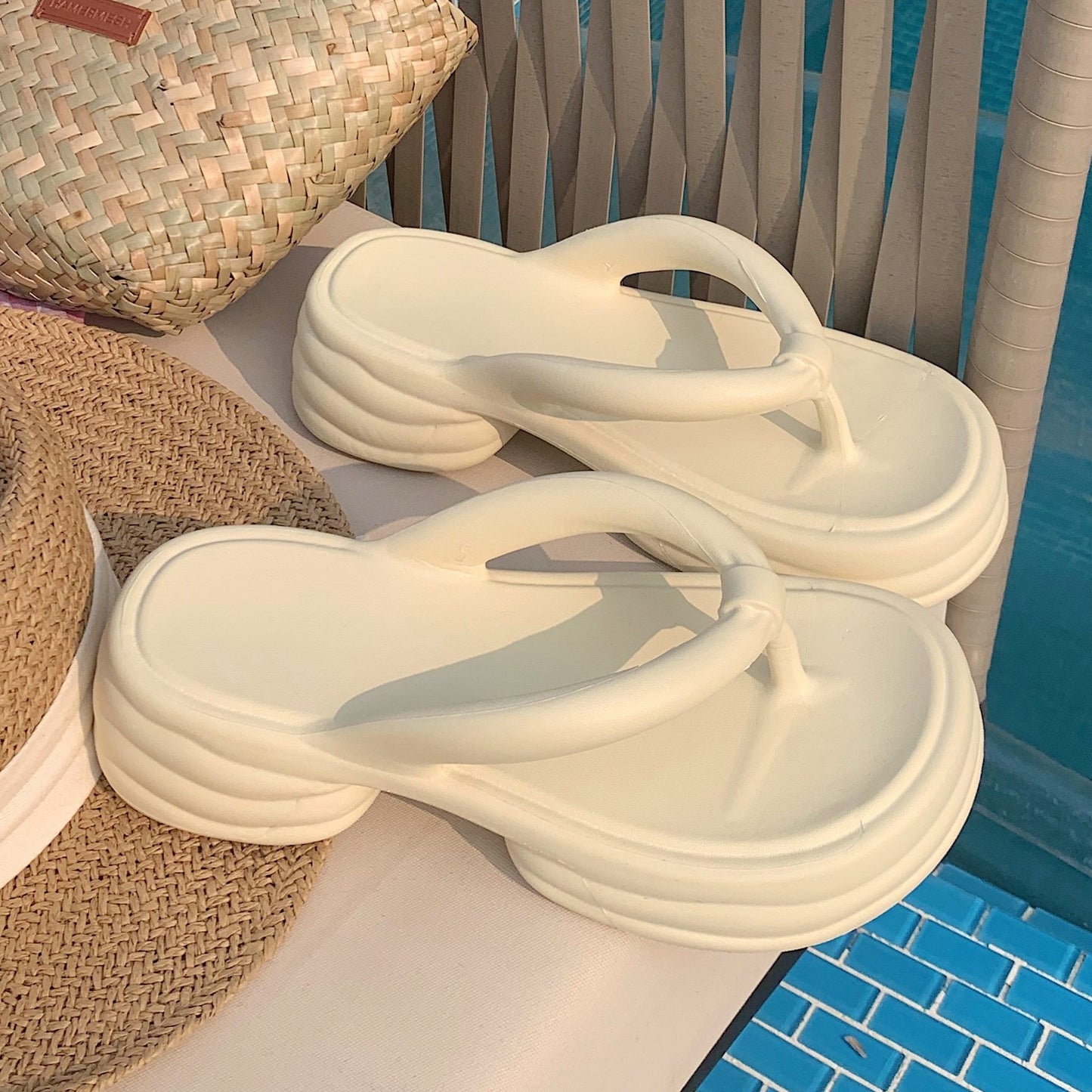 Kiss+United Summer New Simple Comfortable Platform Flip-flops