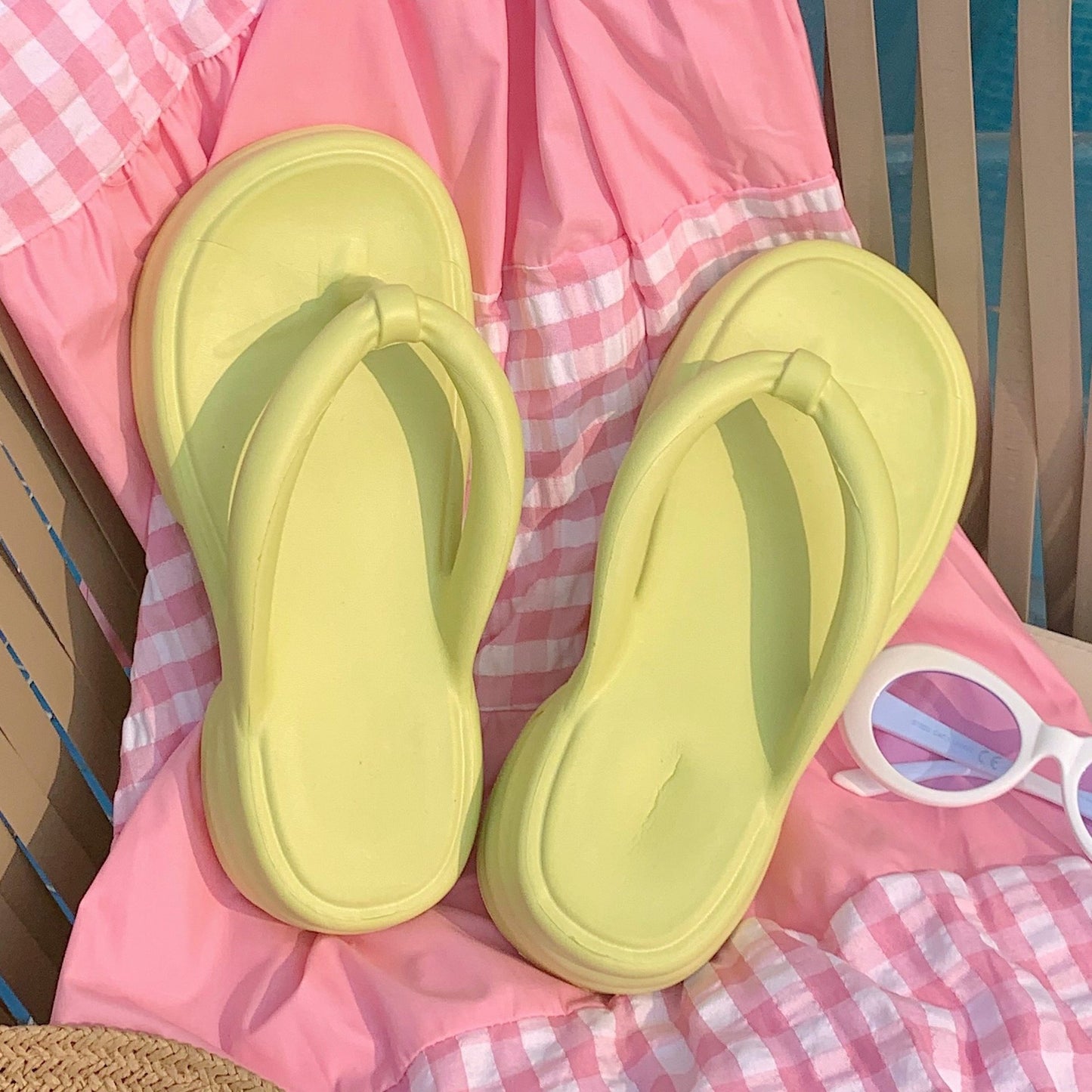 Kiss+United Summer New Simple Comfortable Platform Flip-flops