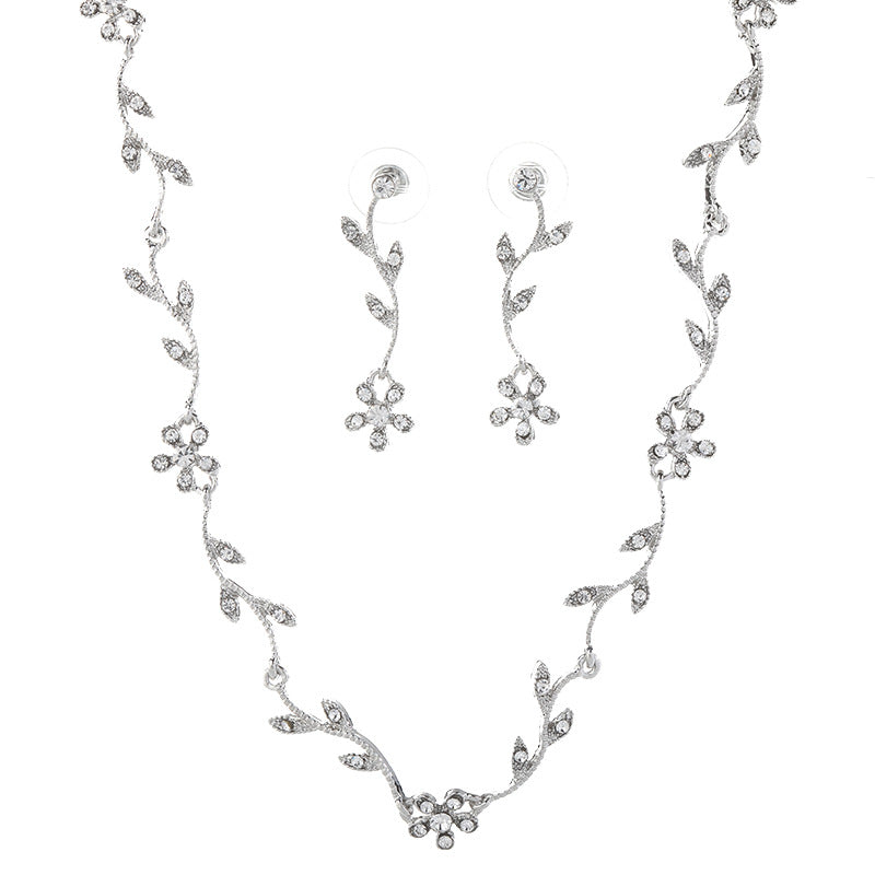 Kiss+United Women's Diamond Leaf Pearl Long Necklace